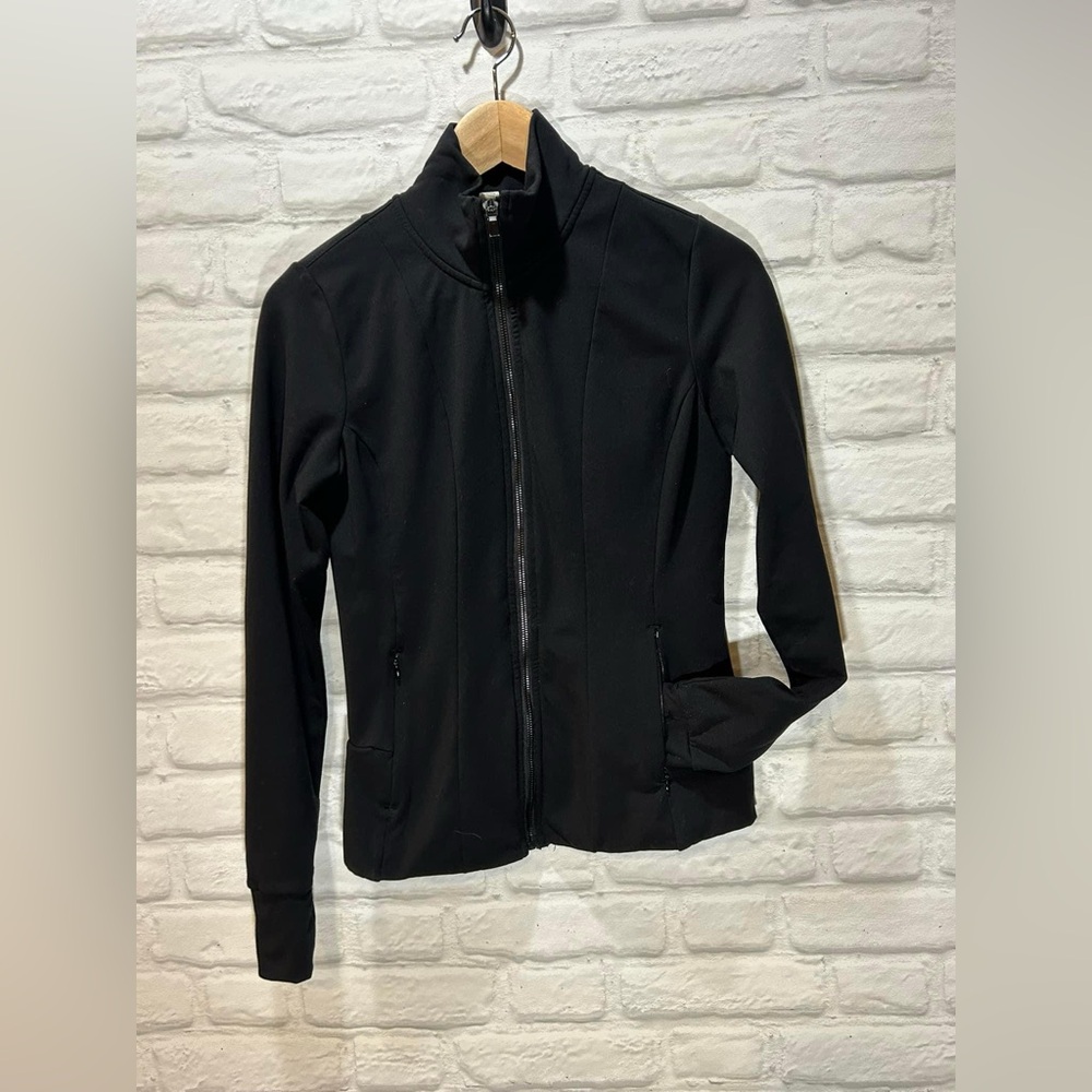 Yogalicious zip up size small